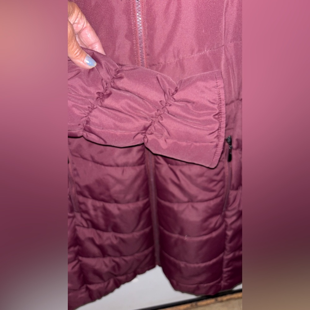 Maralyn & Me Burgundy Puffer Coat with Black Fur Trim Ptp-20 length-32 Medium - Picture 4 of 6
